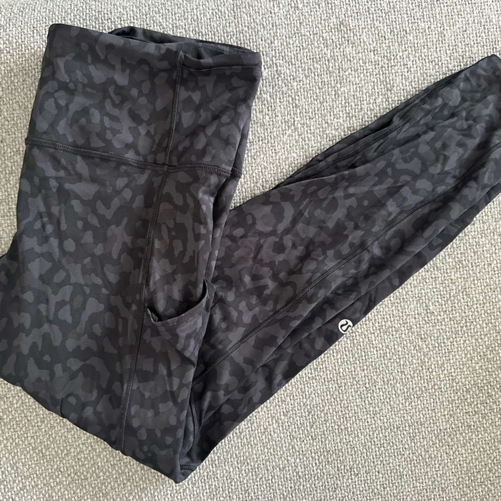 Lululemon fast and free tight, high-rise 25 inch length size 10 camo